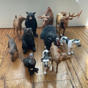 Wildlife Animal Figure Lot Bear Moose Deer Dog Turkey Wolf Toy Figures